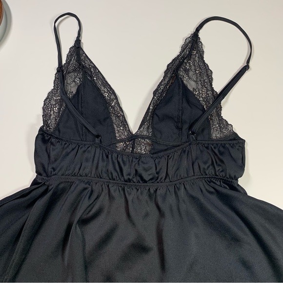 XS Victoria’s Secret black satin and lace camisole w side slits - Picture 10 of 11